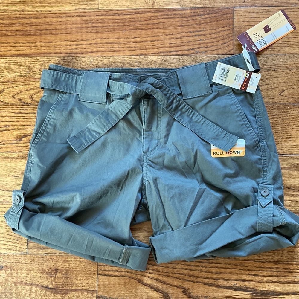 New Lee One True Fit Safari Green Roll-Up Shorts Size 9:10